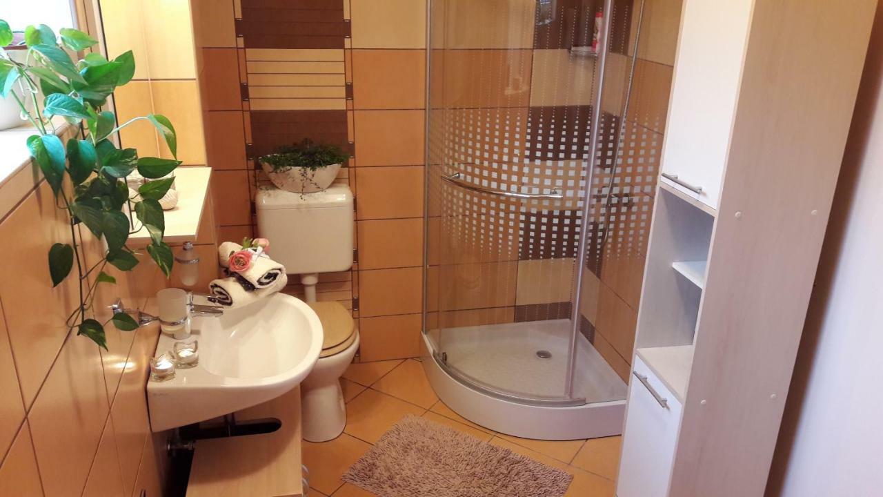 Gabi Apartman Gyenesdiás Zewnętrze zdjęcie